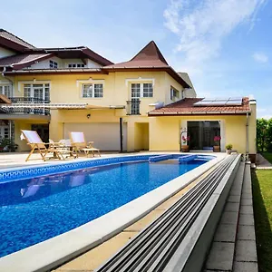 Rege - Wellness House Vendégház